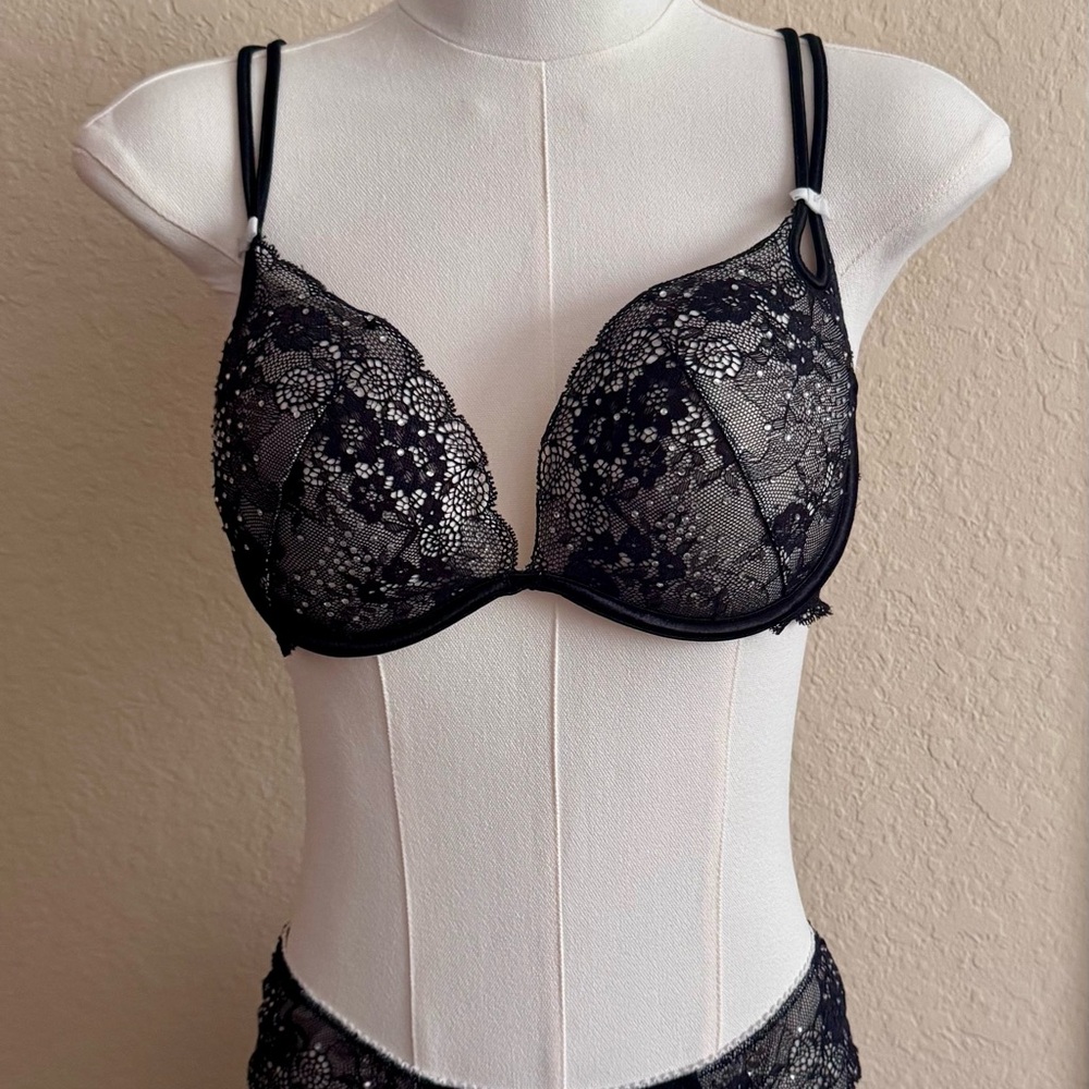 Victoria Secret Sexy Little Things Bra with adjustable straps & matching bottom